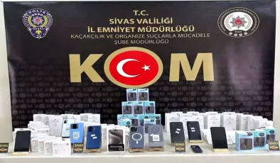 Sivas’ta Gümrük Kaçağı Cep Telefonu Operasyonu